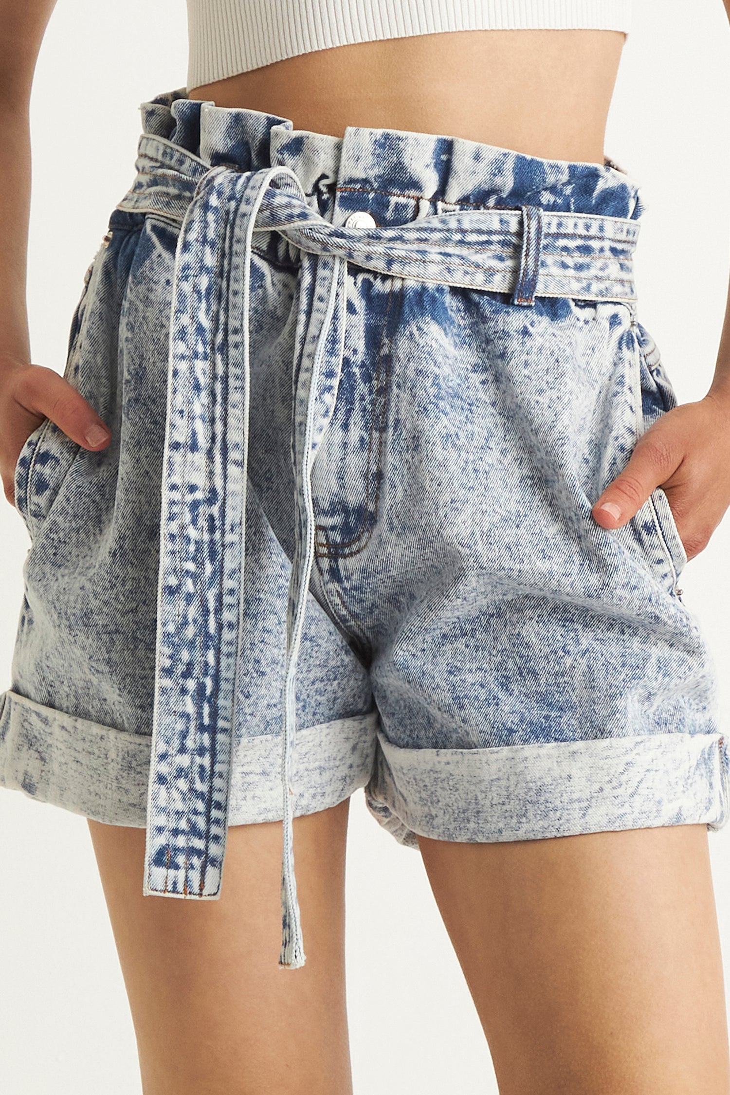 ALORA DENIM SHORT (LIGHT BLUE)