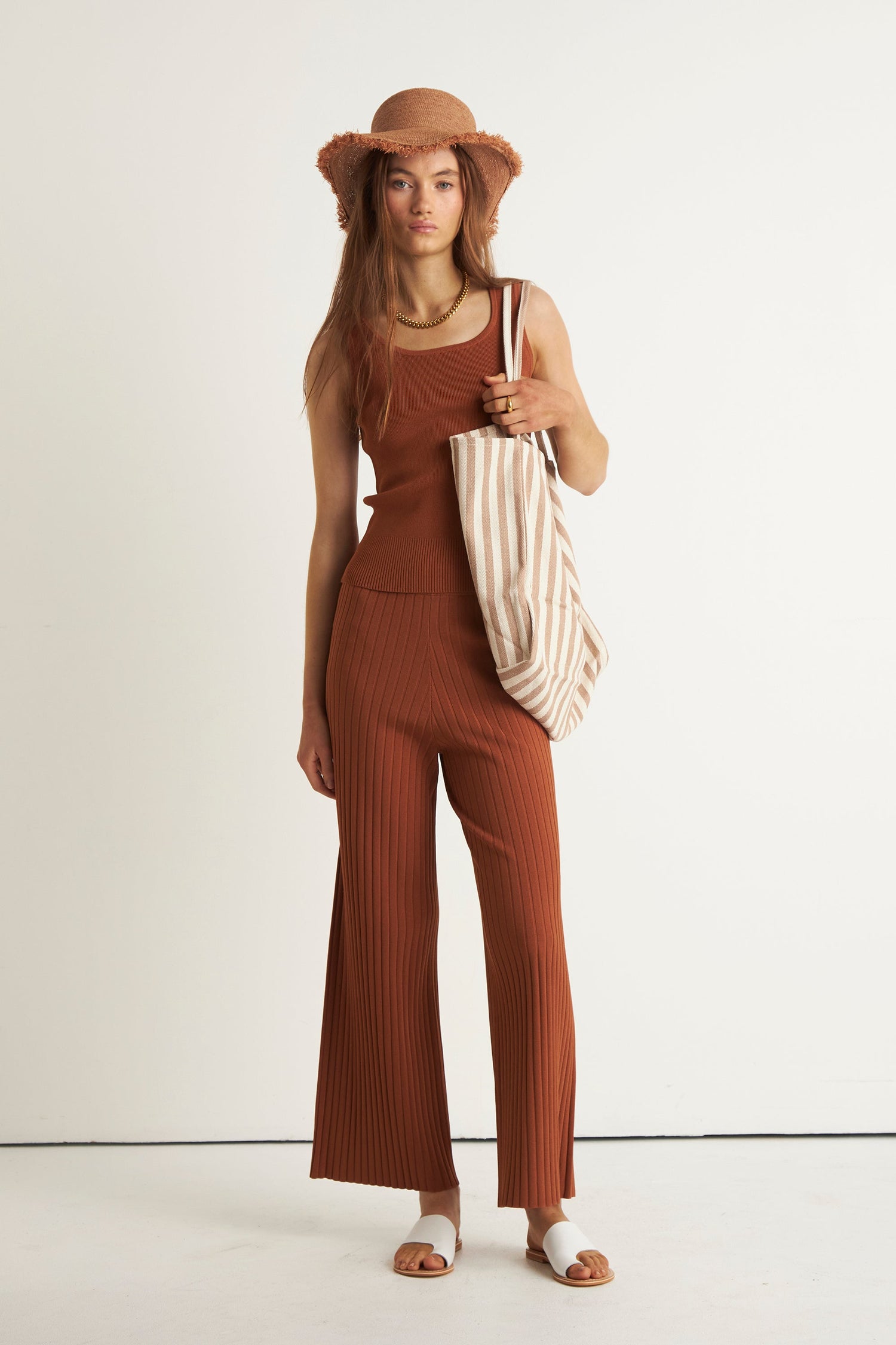 TERRA SCOOP CAMI (RUST)